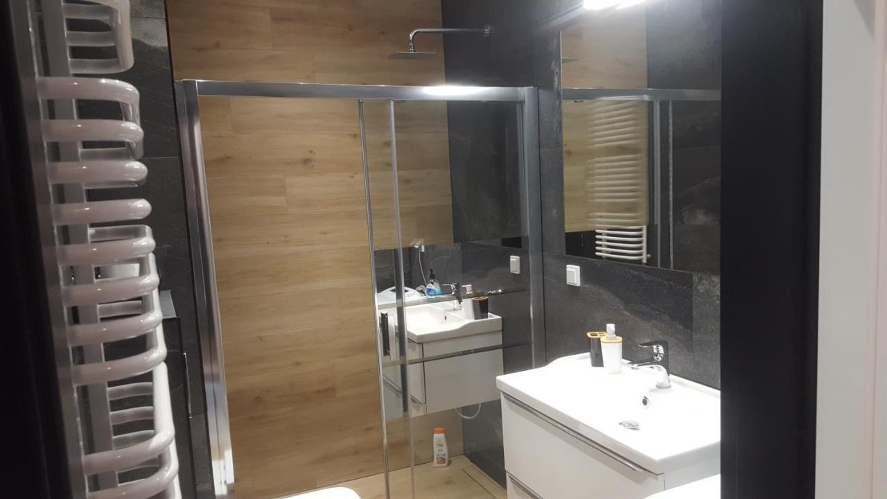 Apartament Skarbowa 2 & Parking レシュノ エクステリア 写真