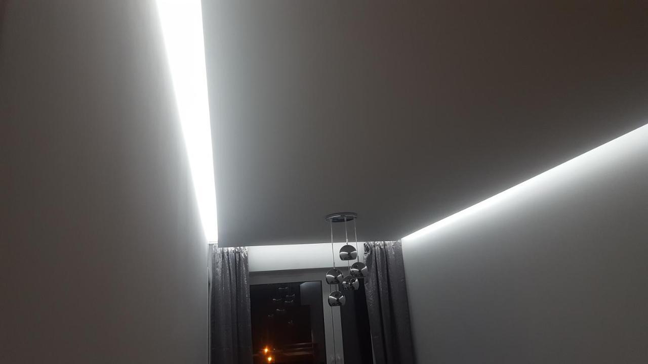 Apartament Skarbowa 2 & Parking レシュノ エクステリア 写真