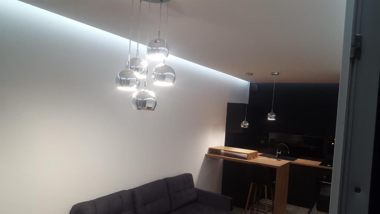 Apartament Skarbowa 2 & Parking レシュノ エクステリア 写真