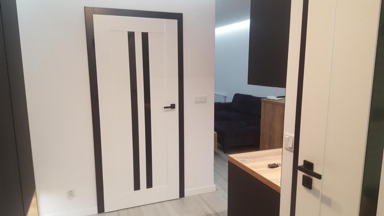 Apartament Skarbowa 2 & Parking レシュノ エクステリア 写真