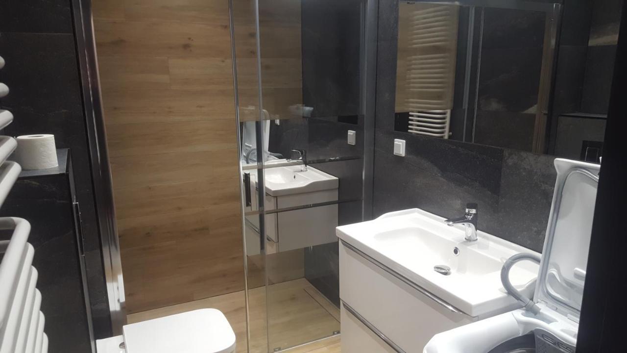 Apartament Skarbowa 2 & Parking レシュノ エクステリア 写真