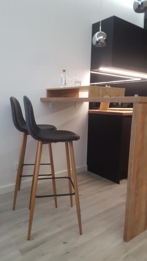 Apartament Skarbowa 2 & Parking レシュノ エクステリア 写真